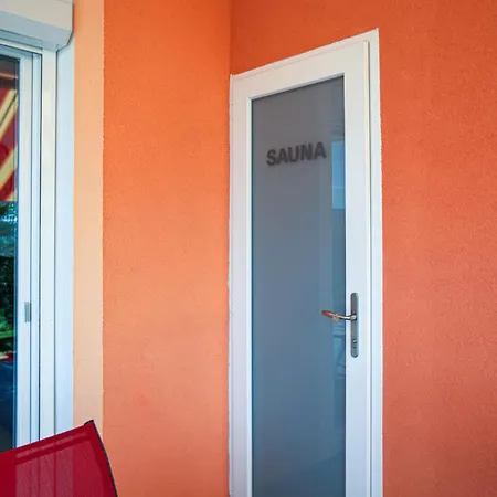 Amazing In With Sauna Apartmán *