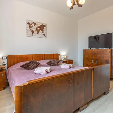 Cozy In With Sauna * Koper