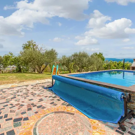 Cozy In With Sauna Apartmán *